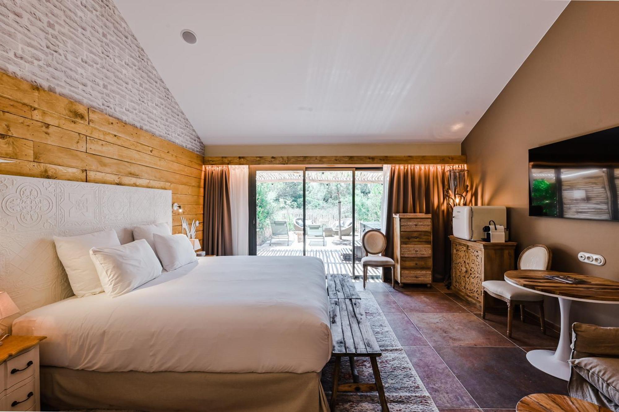 Hotel Le Hameau Des Pesquiers & Spa, Curio Collection By Hilton