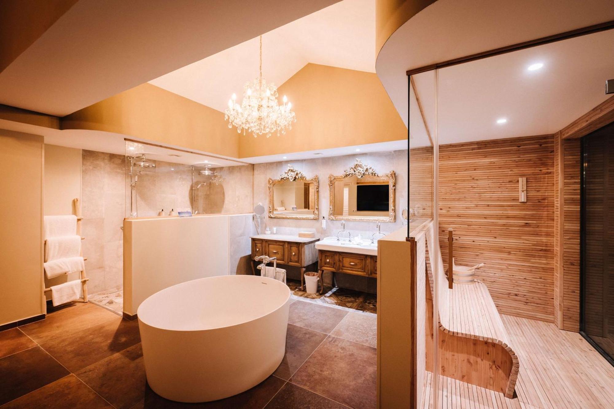 Le Hameau Des Pesquiers & Spa, Curio Collection By Hilton 5* Hyeres