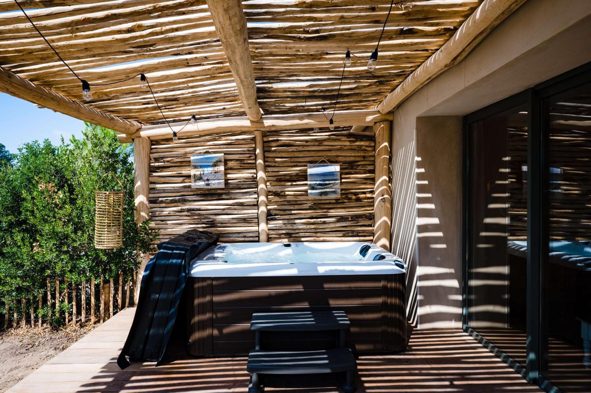 Hotel Le Hameau Des Pesquiers & Spa, Curio Collection By Hilton 5*