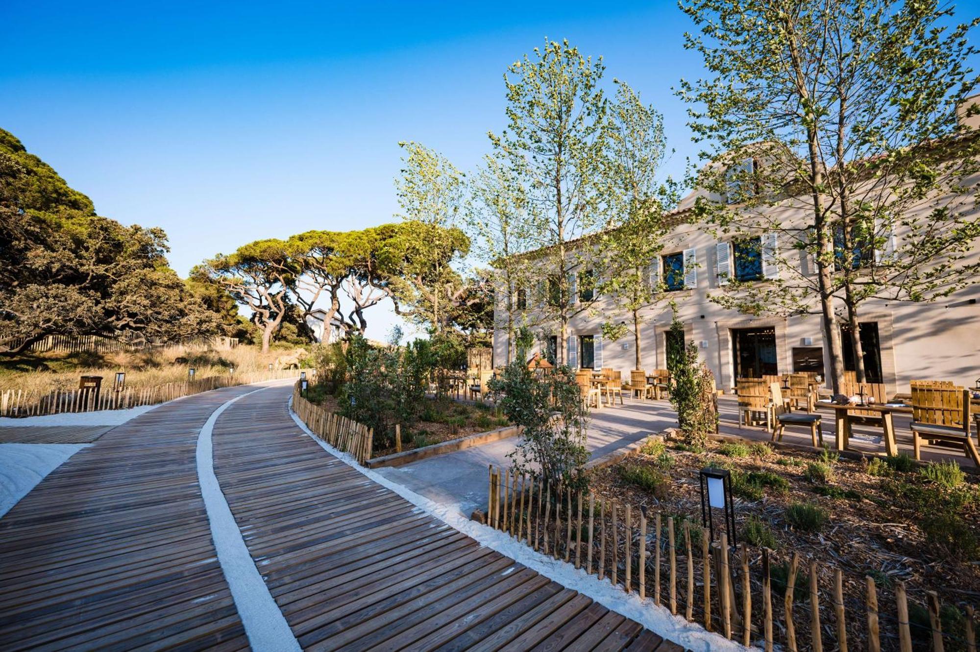 Le Hameau Des Pesquiers & Spa, Curio Collection By Hilton 5*