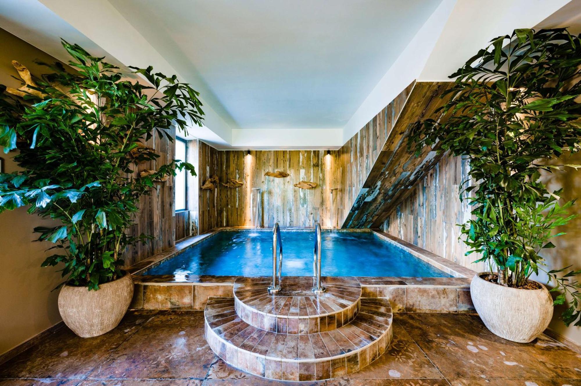 Le Hameau Des Pesquiers & Spa, Curio Collection By Hilton