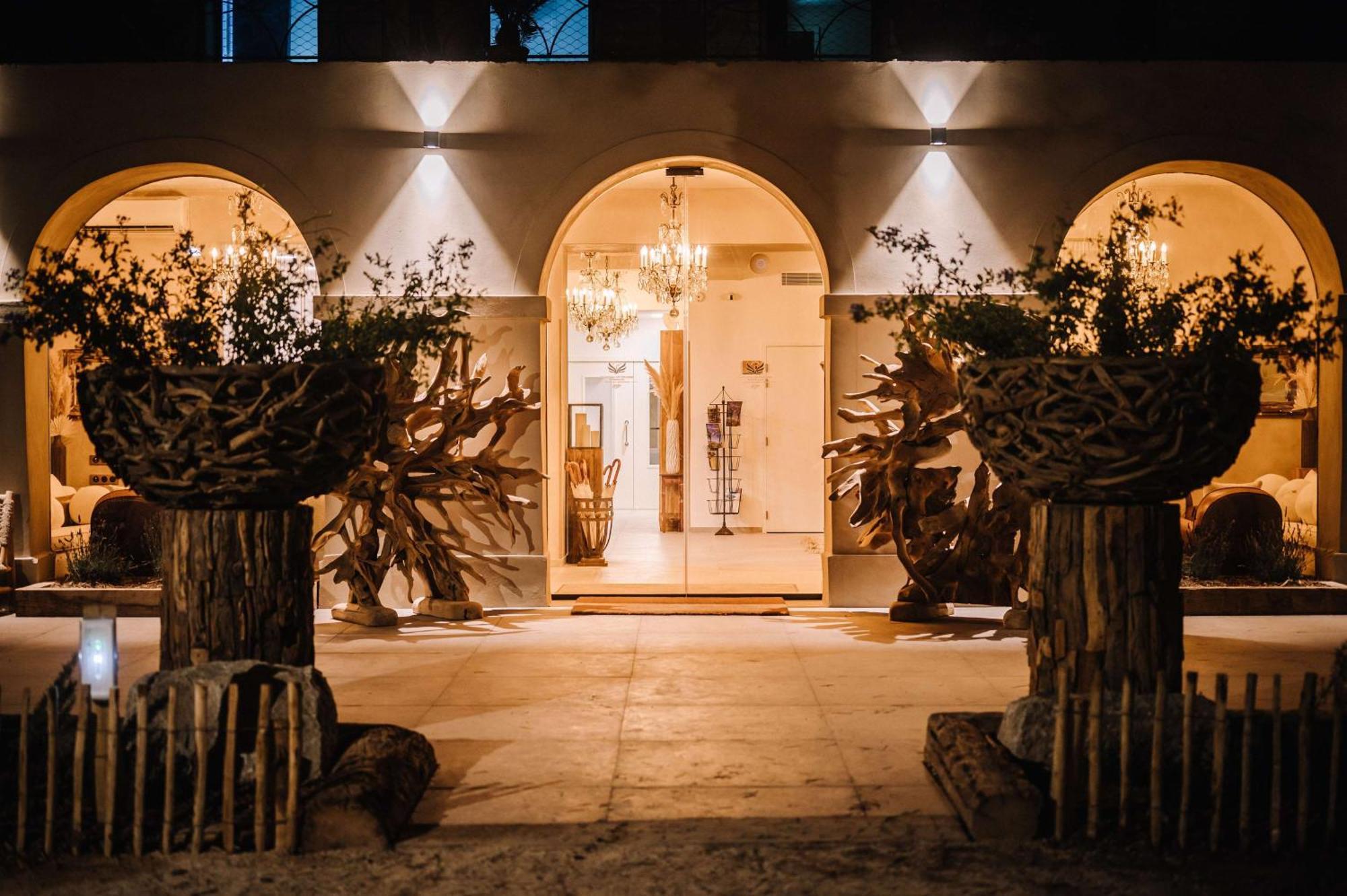 Le Hameau Des Pesquiers & Spa, Curio Collection By Hilton 5*