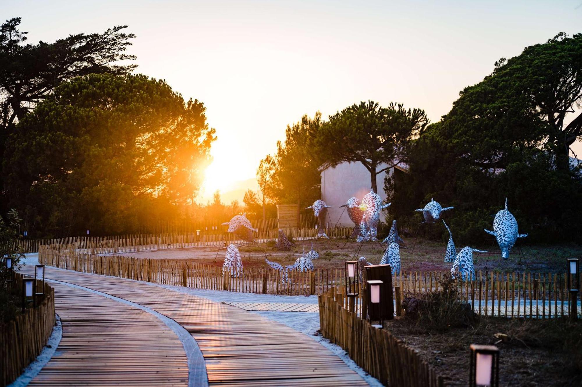 Le Hameau Des Pesquiers & Spa, Curio Collection By Hilton