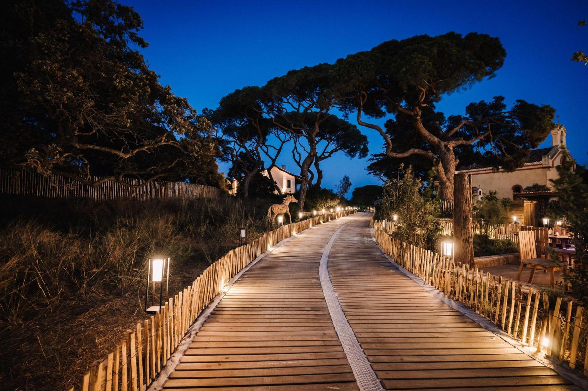 Le Hameau Des Pesquiers & Spa, Curio Collection By Hilton 5*