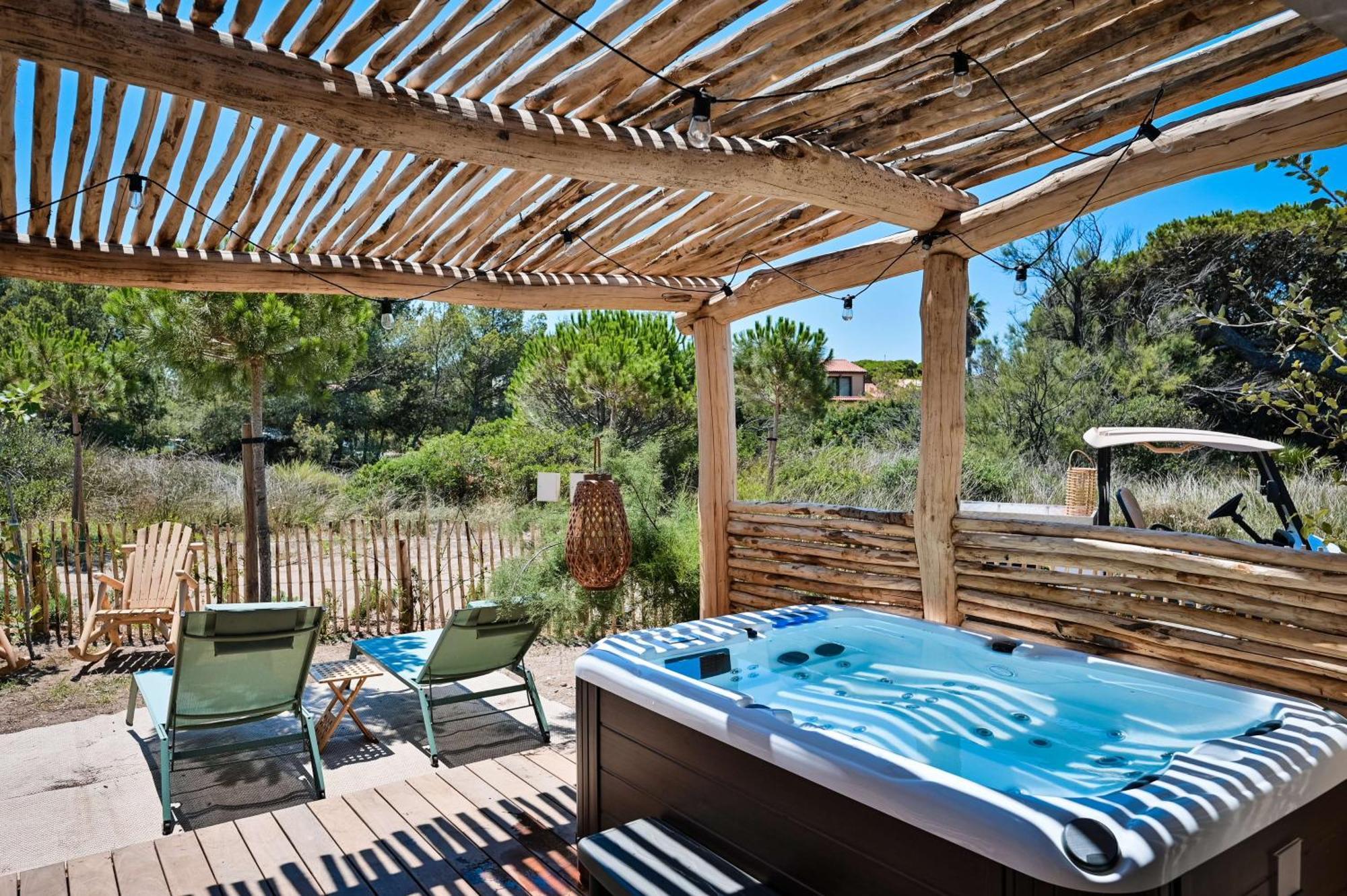Le Hameau Des Pesquiers & Spa, Curio Collection By Hilton Hotel Hyères