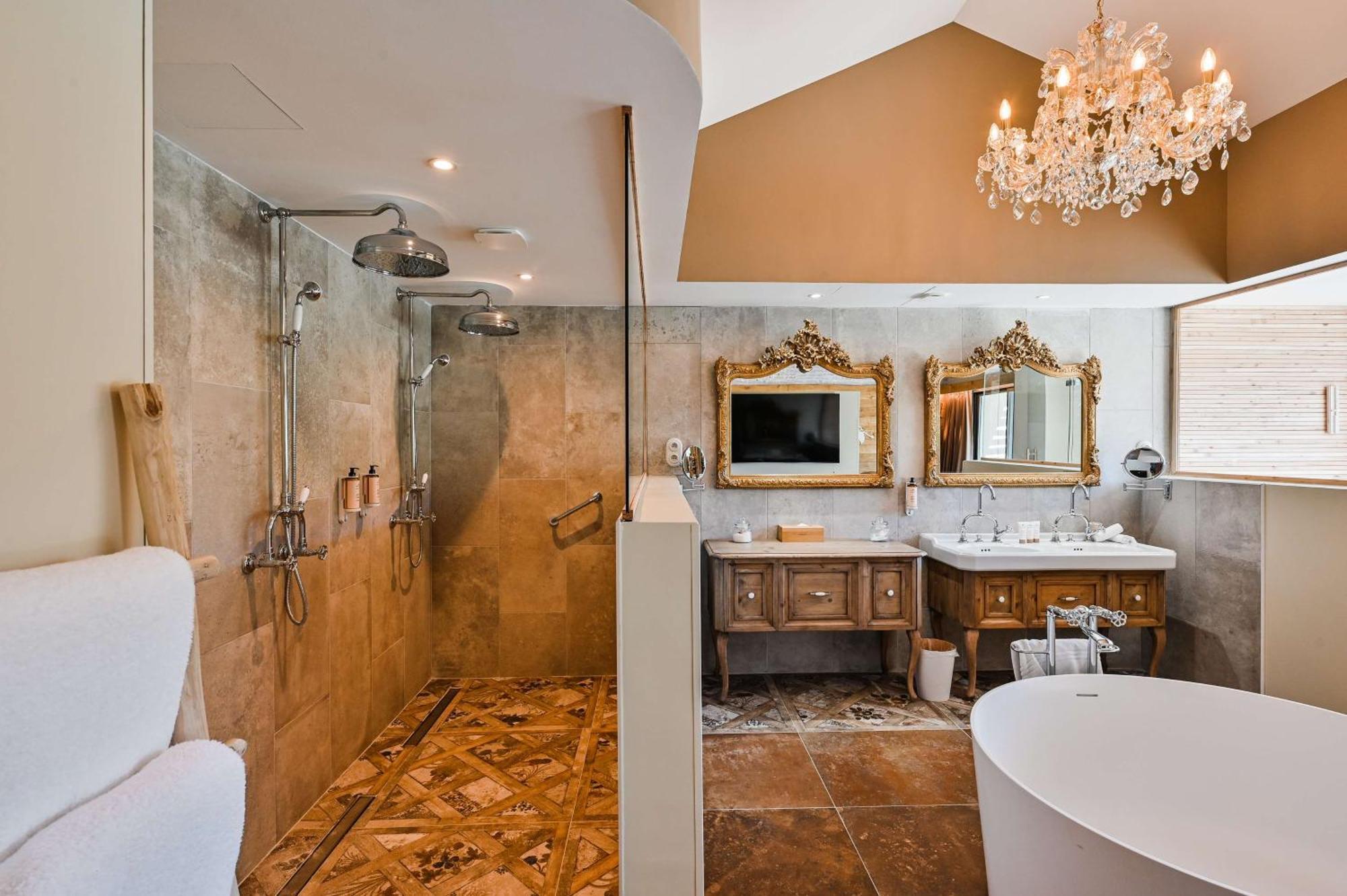 Le Hameau Des Pesquiers & Spa, Curio Collection By Hilton
