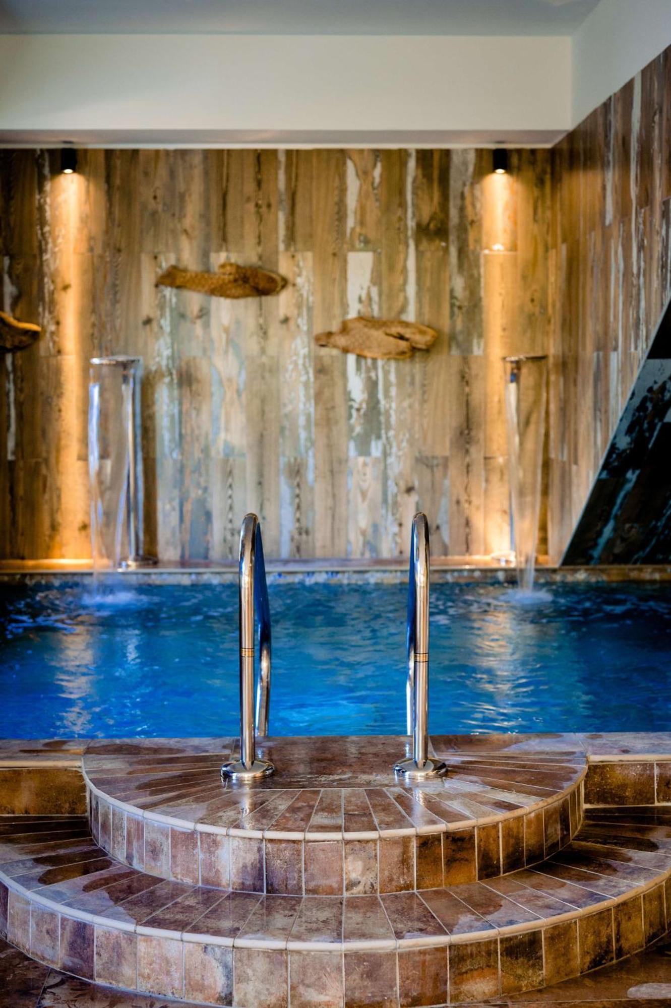Le Hameau Des Pesquiers & Spa, Curio Collection By Hilton Hotel Hyères
