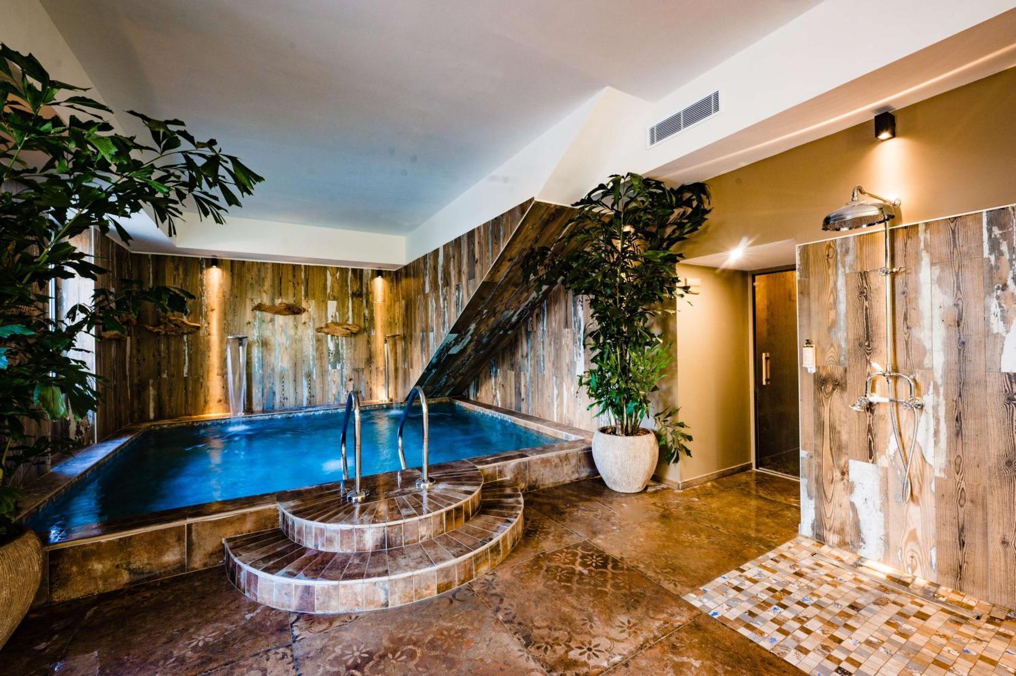 Hotel Le Hameau Des Pesquiers & Spa, Curio Collection By Hilton Hyères